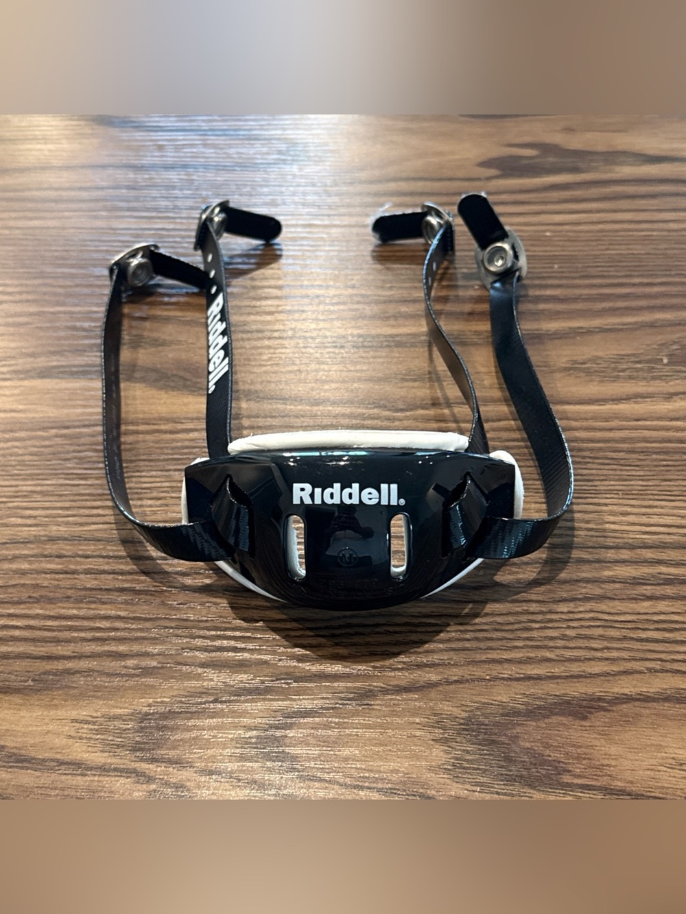 Size Medium Riddell Hard Cup (J4600) Football Chinstrap Black - NEW - R45621